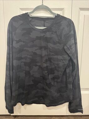 lululemon athletica Women's Long Sleeve Camo Crew - Charcoal Gray